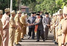 Parosil Serukan Etos Kerja dan Kekompakan Hari pertama memimpin apel rutin mingguan