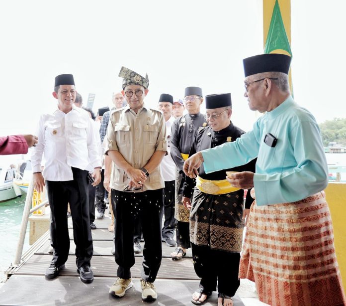 Napak tilas Napak tilas