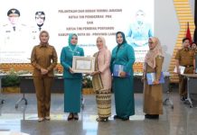 Ibu Purnama Wulan Sari Mirza Lantik Ketua TP PKK dan Ketua Tim Pembina Posyandu 13 Kabupaten/Kota se-Provinsi Lampung