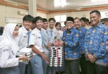 Pj. Gubernur Samsudin Tinjau Pelaksanaan Program MBG di Sekolah