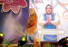 Erlita Amsakar Tampil Memukau di Peragaan Busana Dekrafest Kepri 2025