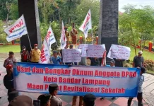 DPRD Bandar Lampung Didemo Soal Proyek Sekolah