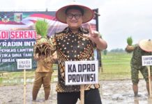 Giri Tanam Padi Bersama Forkopimda di Lampung Timur