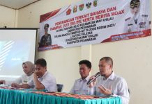 Diskominfotiksan Pesawaran Sosialisasikan Bahaya Judol dan Hoaks dalam TMMD ke-127
