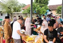 Pemkab Pesawaran Gelar Pasar Murah, Warga Antusias