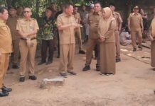 Bupati Tinjau Lokasi Relokasi Korban Longsor di Menggala