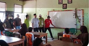 Pemkab Tubaba Tinjau SMP Karya Bhakti, Siapkan Rencana Bantuan Perbaikan Sarana Pendidikan