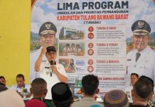 Bupati Tubaba Salurkan KUR Super Mikro dan Bantuan BAZNAS di Tumijajar