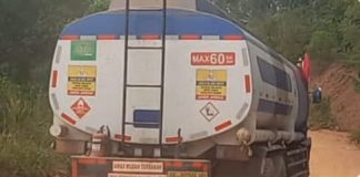Aktivitas Bongkar Muat Solar Diduga Terjadi di Dermaga Tidak Resmi Sambau